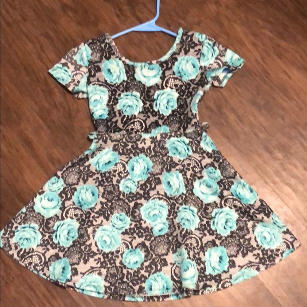 Girls dress